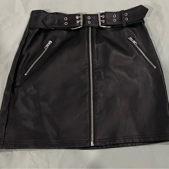 Forever 21 Dresses & Skirts - Forever 21 Faux Leather biker Mini Skirt